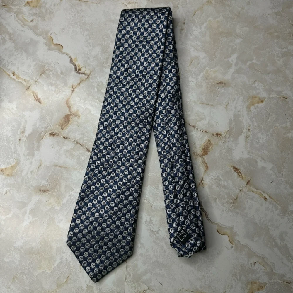 IKE Behar 100% Silk Men's‎ Tie 3 1/2